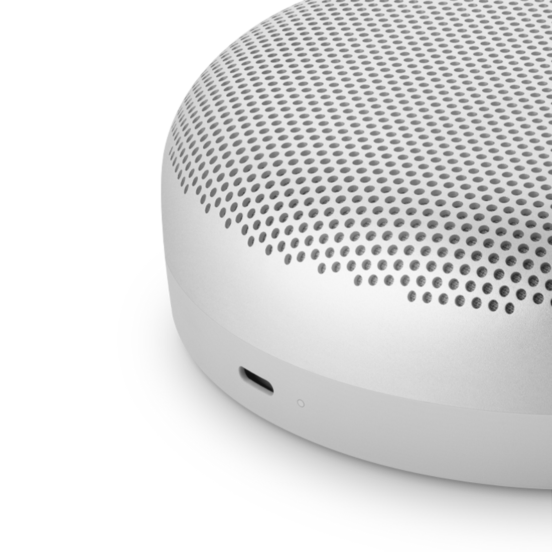 Silver Beolit A1 Tech Review: B&O BeoPlay A1 – Small, Portable Silver Beolit A1 Tech Review: B&O BeoPlay A1 – Small, Portable